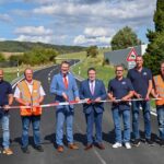 Freigabe der sanierten K 2819 zwischen Werbach und Böttigheim mit Vertretern des Landratsamts, der Gemeinde und der Baufirma